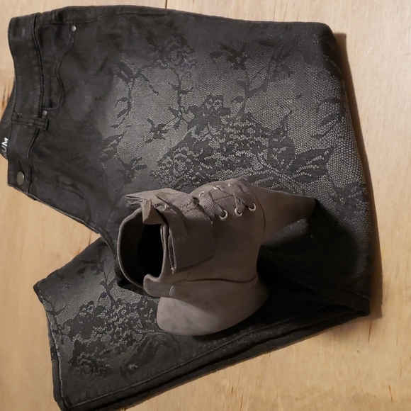 LADIES G BY GUESS GRAY TARRAH BOOTIES SZ 7 - Picture 11 of 11